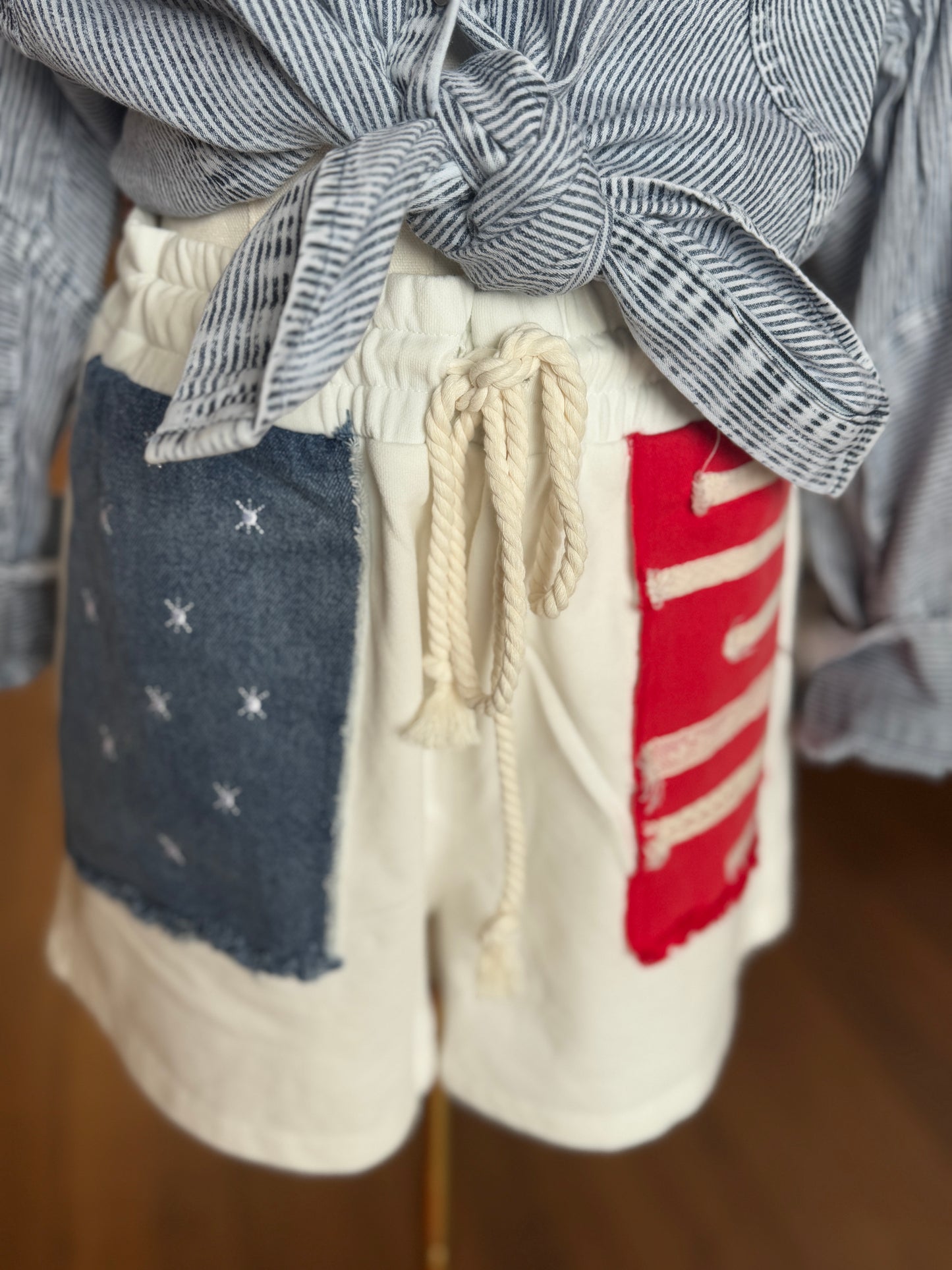 Drawstring American proud shorts